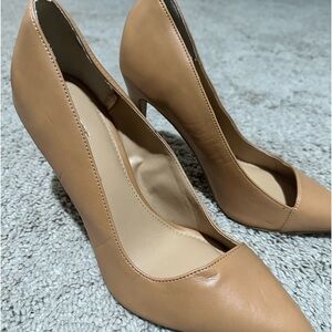 Express pointed nude heel